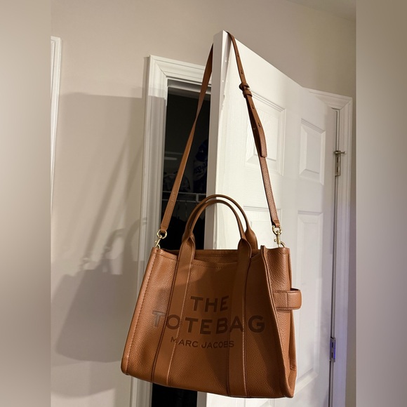 Authentic Marc Jacobs Leather Medium Argan Oil Tote - Picture 5 of 7